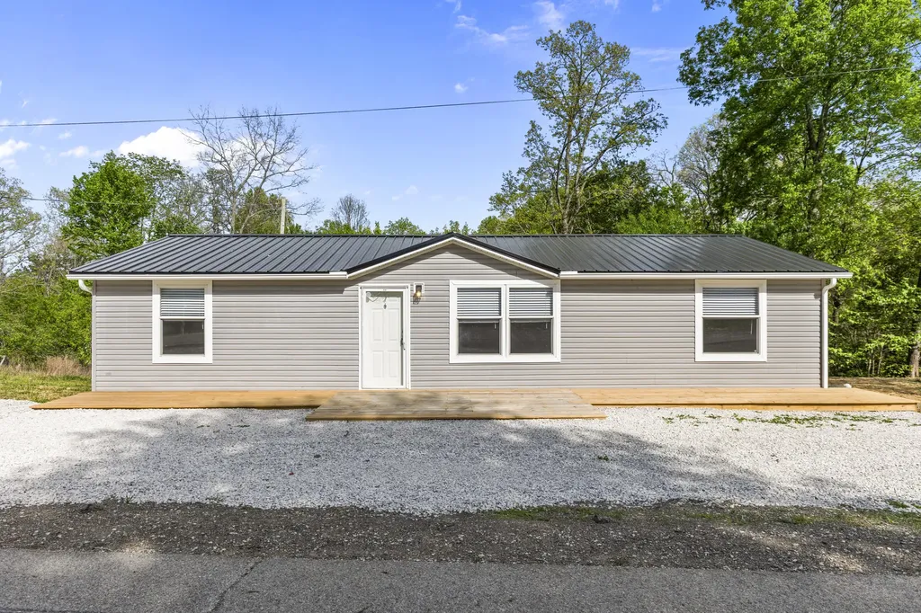 1074 Jones Road Clay City KY 40312