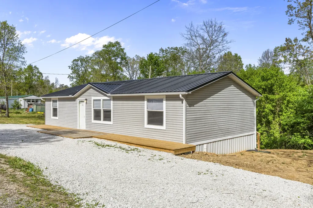 1074 Jones Road Clay City KY 40312