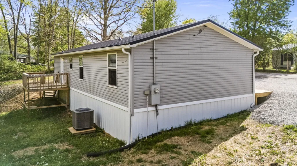1074 Jones Road Clay City KY 40312