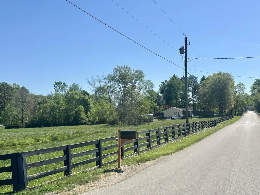 9999 Slate Lick Road London KY 40741