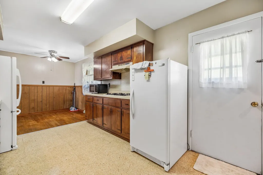 10 Frog Avenue Manchester KY 40962