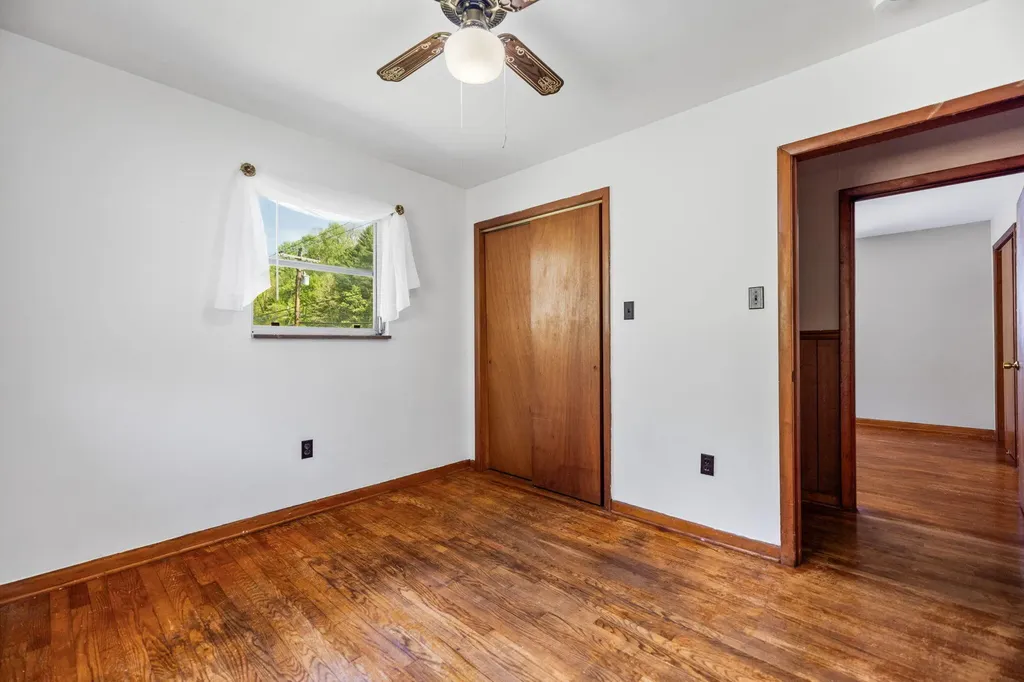 10 Frog Avenue Manchester KY 40962