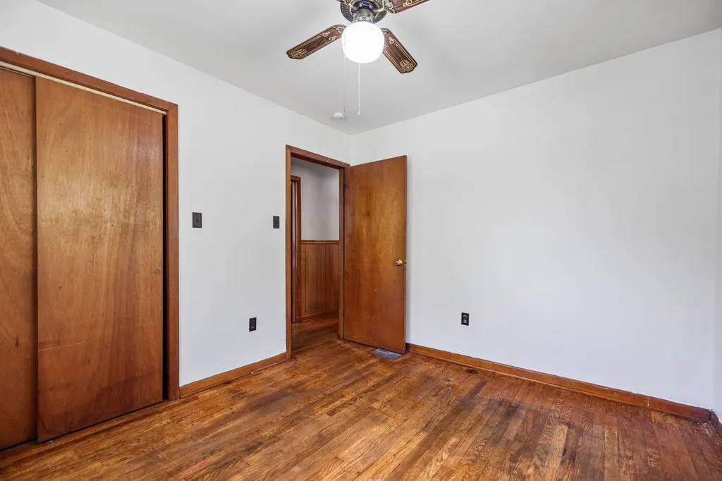 10 Frog Avenue Manchester KY 40962