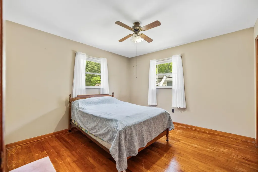 10 Frog Avenue Manchester KY 40962