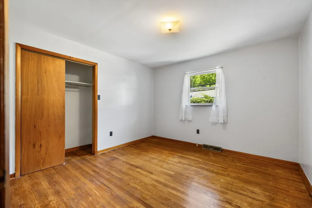 10 Frog Avenue Manchester KY 40962
