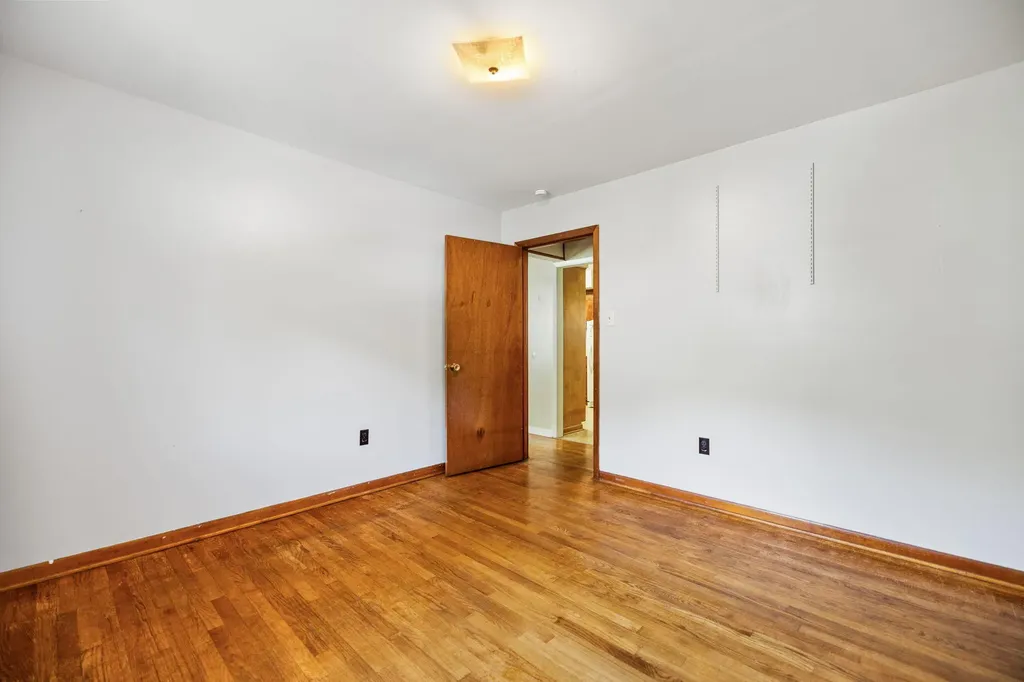 10 Frog Avenue Manchester KY 40962