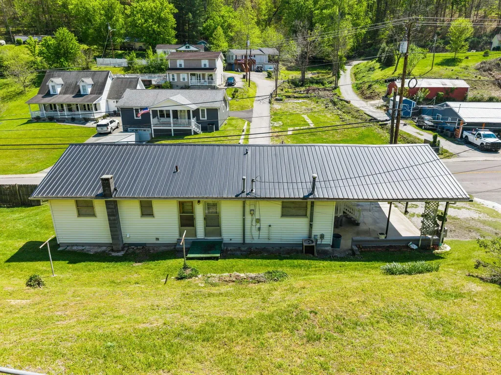10 Frog Avenue Manchester KY 40962