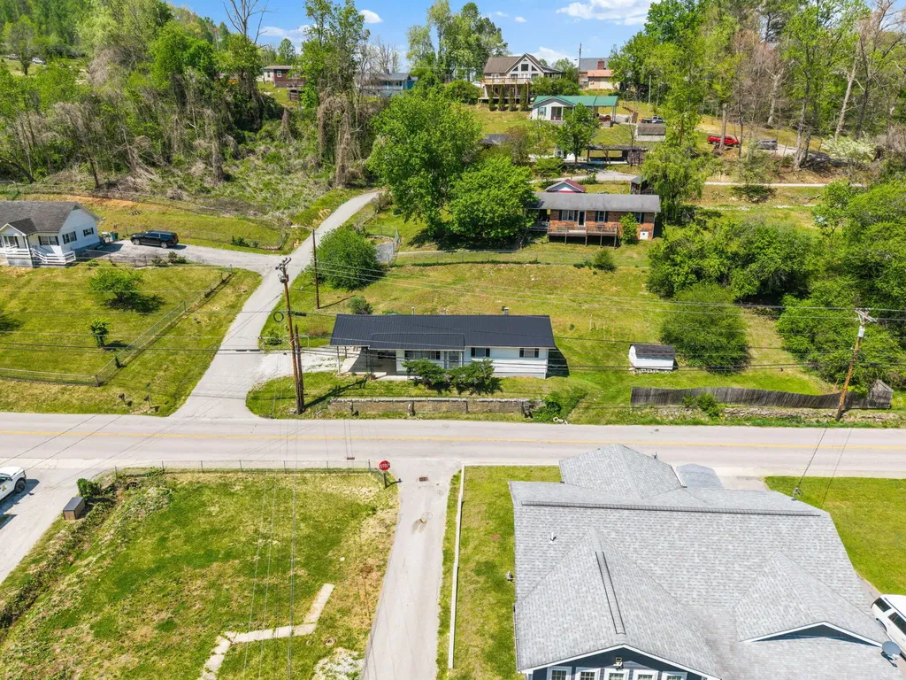 10 Frog Avenue Manchester KY 40962