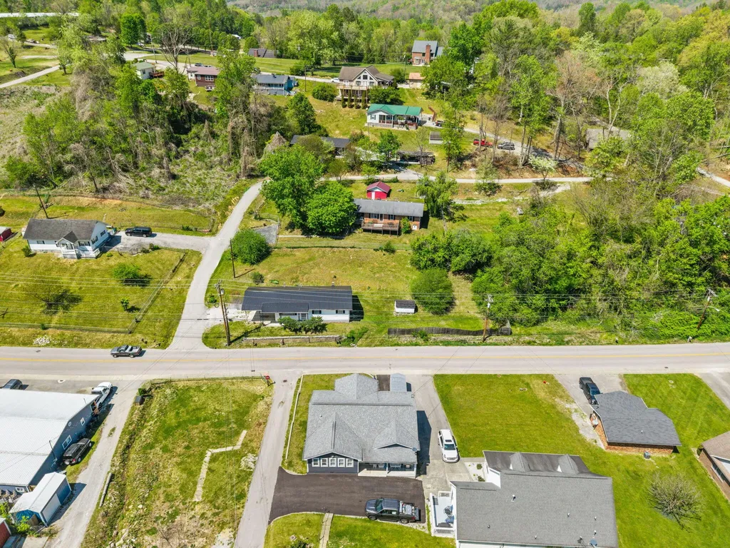 10 Frog Avenue Manchester KY 40962
