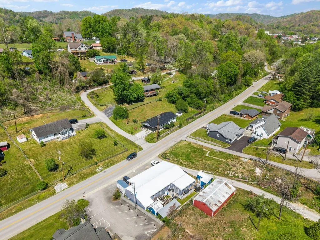 10 Frog Avenue Manchester KY 40962