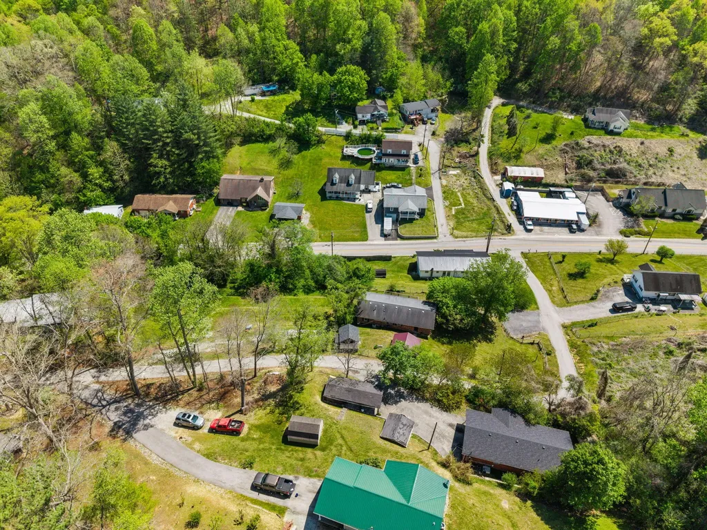 10 Frog Avenue Manchester KY 40962