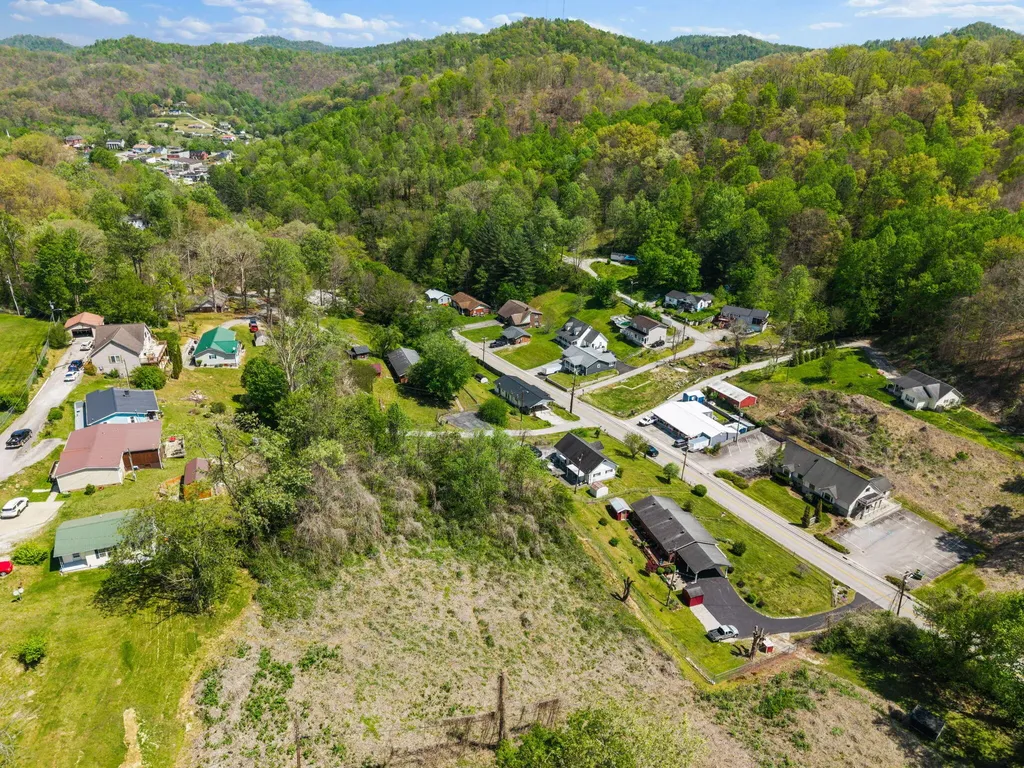 10 Frog Avenue Manchester KY 40962