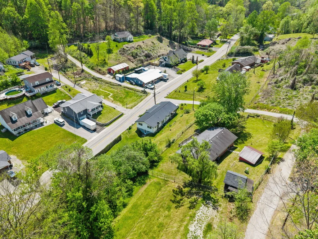 10 Frog Avenue Manchester KY 40962