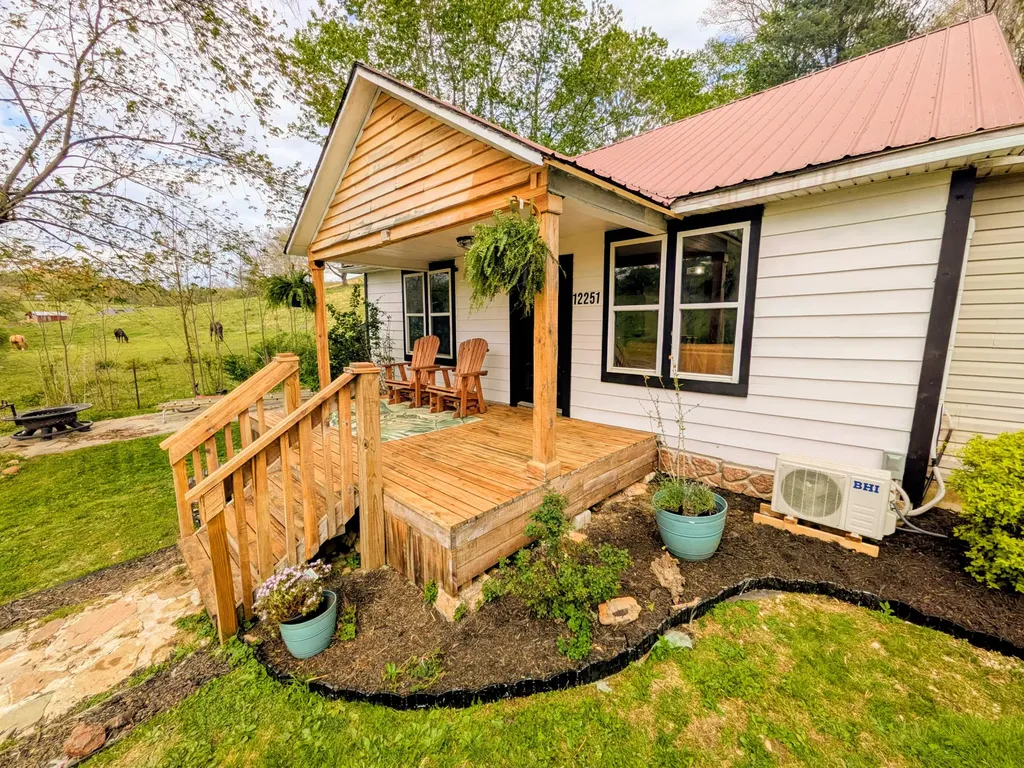 12251 Us Highway 421 Tyner KY 40486