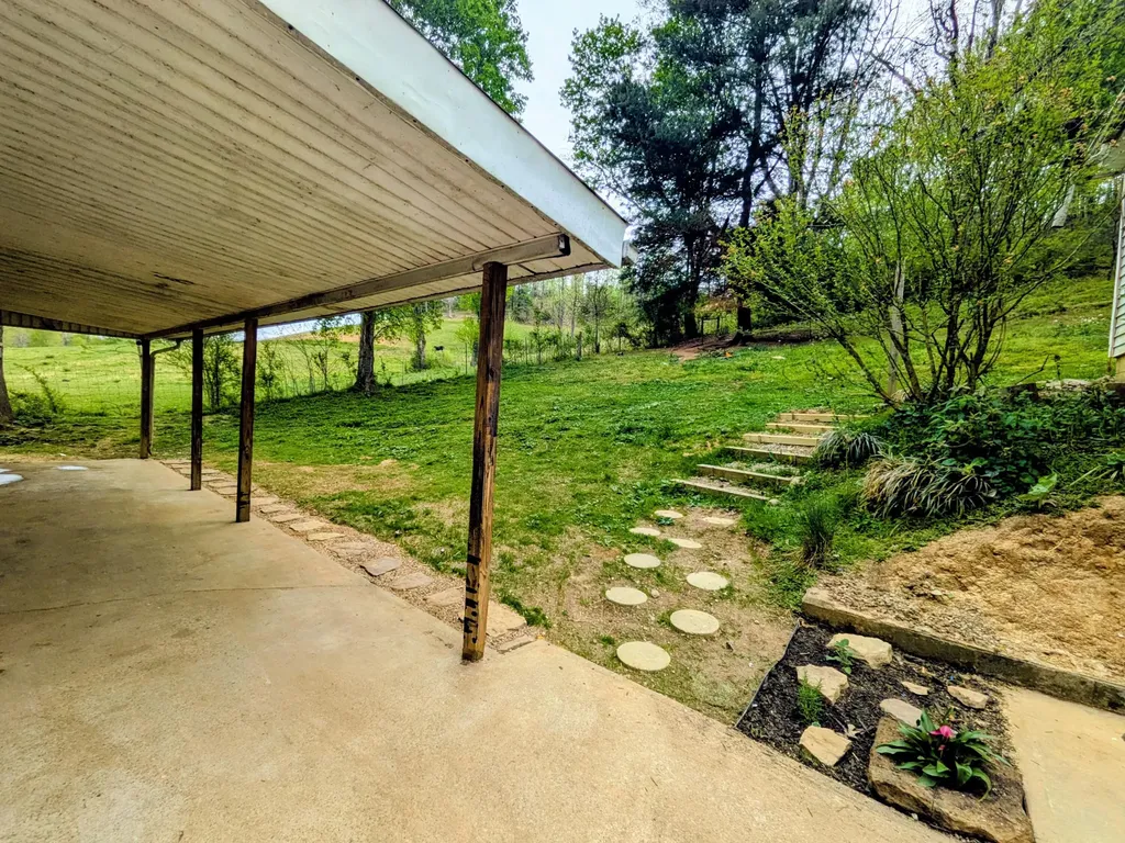 12251 Us Highway 421 Tyner KY 40486