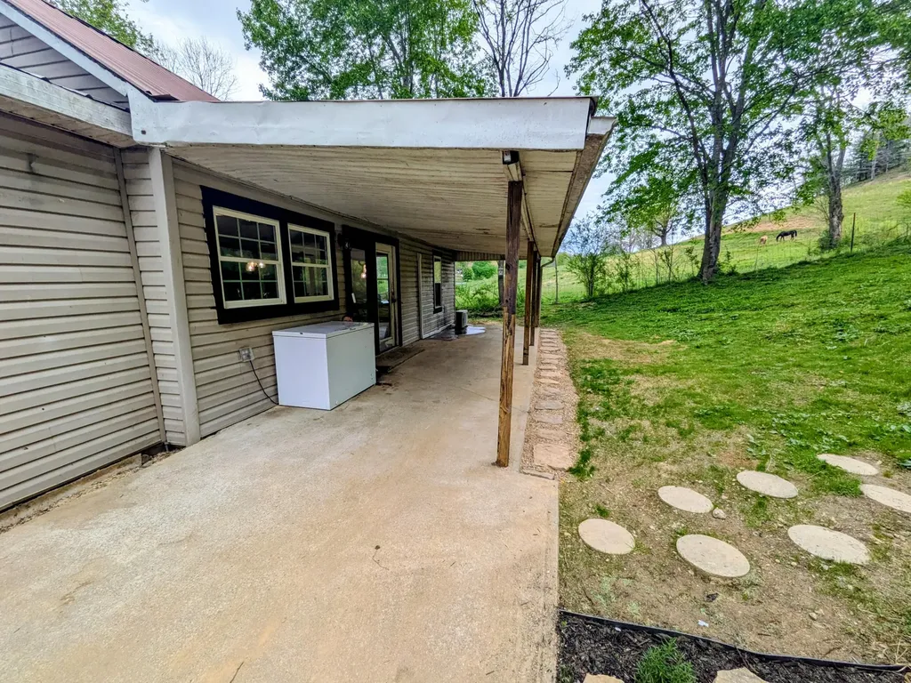 12251 Us Highway 421 Tyner KY 40486