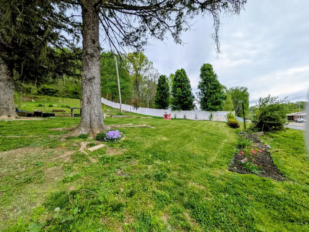 12251 Us Highway 421 Tyner KY 40486