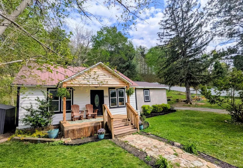 12251 Us Highway 421 Tyner KY 40486