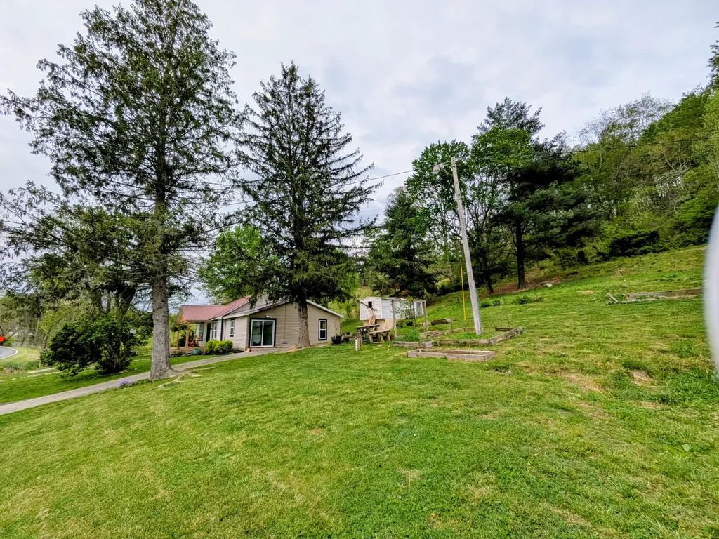 12251 Us Highway 421 Tyner KY 40486
