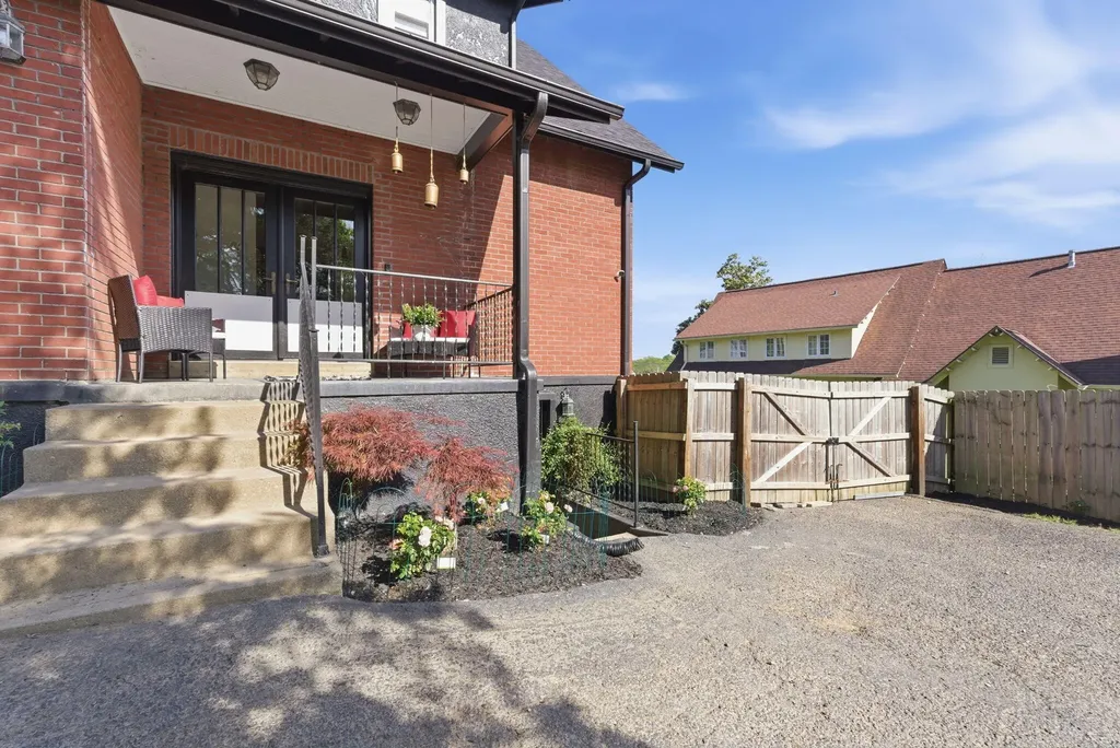 105 Danville Avenue Stanford KY 40484