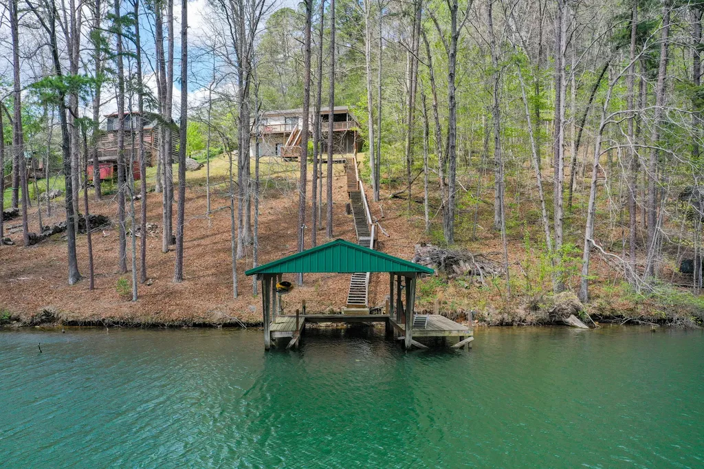 729 Cliffs Edge Road East Bernstadt KY 40729