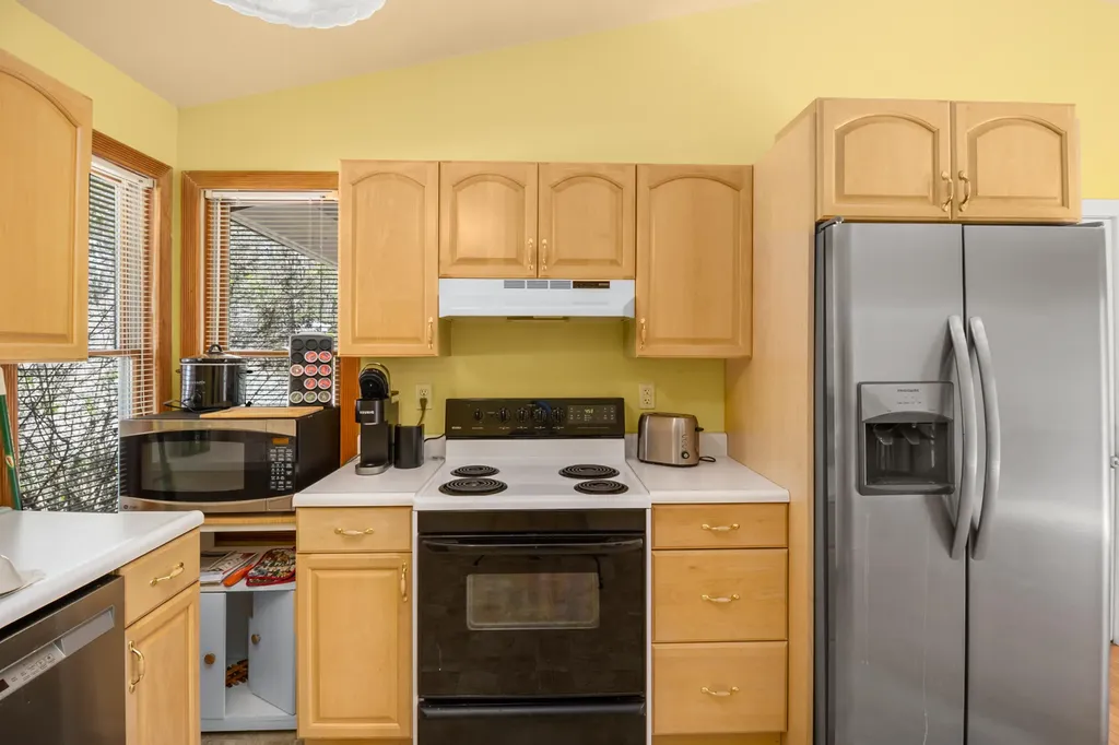 729 Cliffs Edge Road East Bernstadt KY 40729