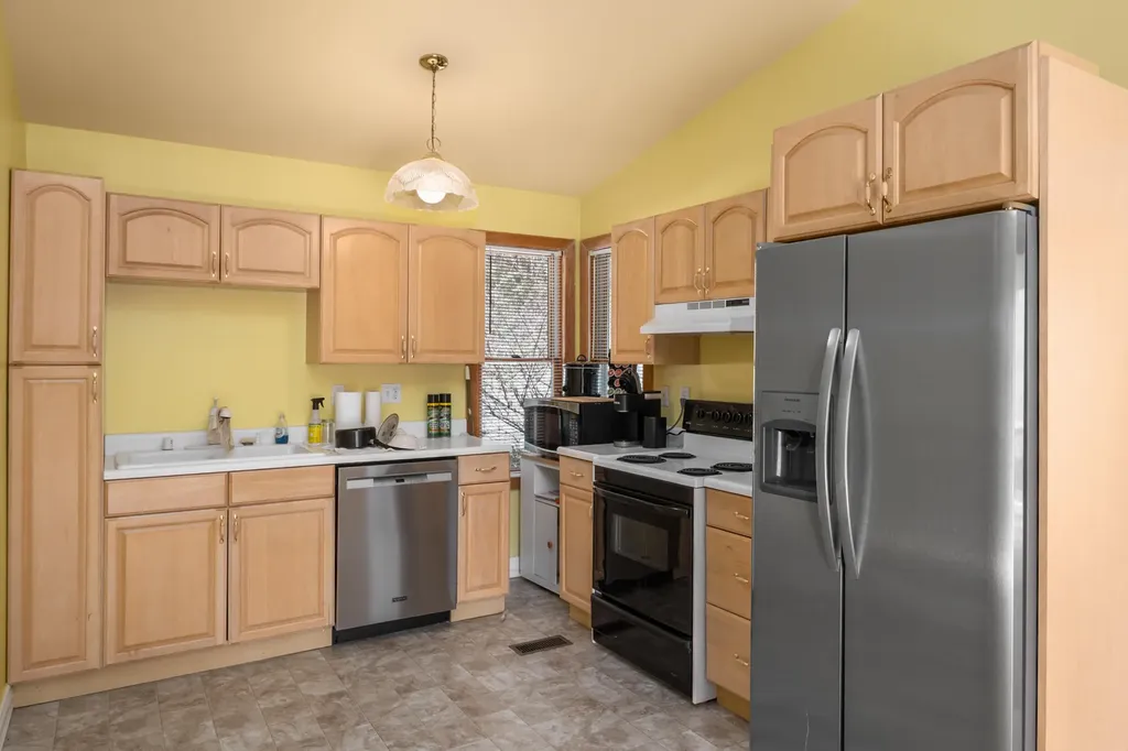 729 Cliffs Edge Road East Bernstadt KY 40729