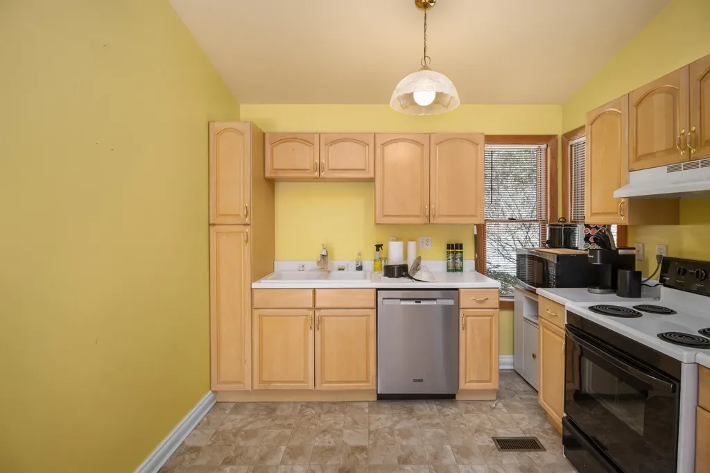 729 Cliffs Edge Road East Bernstadt KY 40729