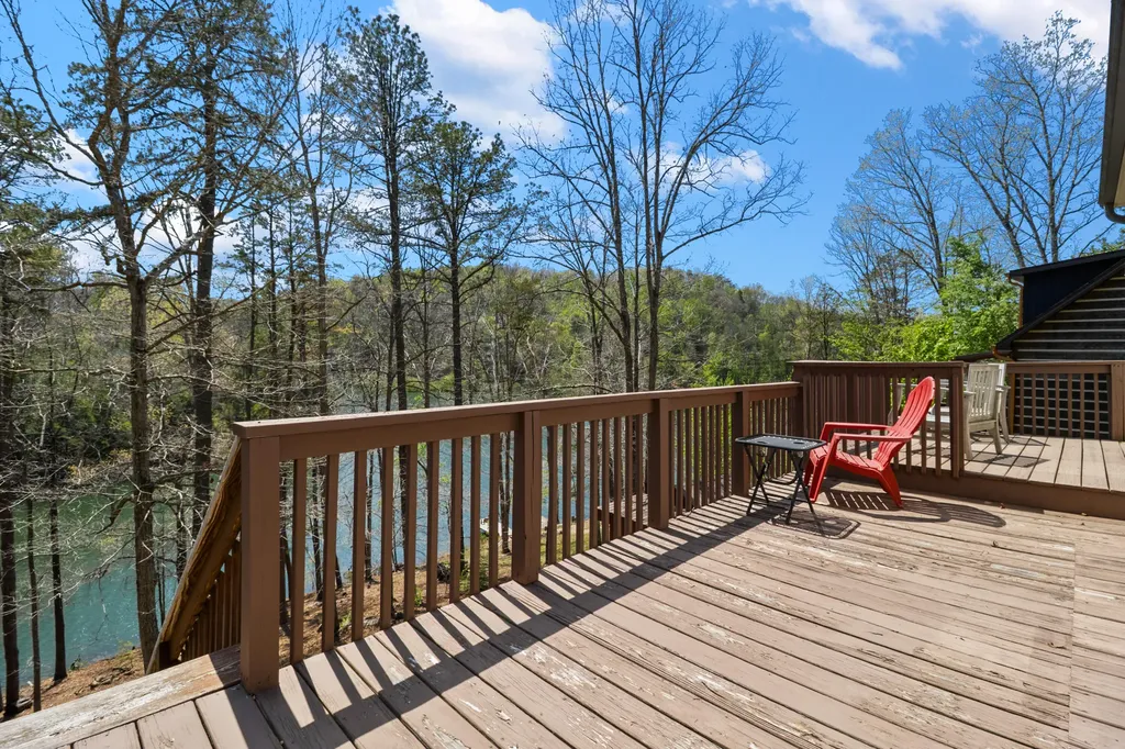 729 Cliffs Edge Road East Bernstadt KY 40729