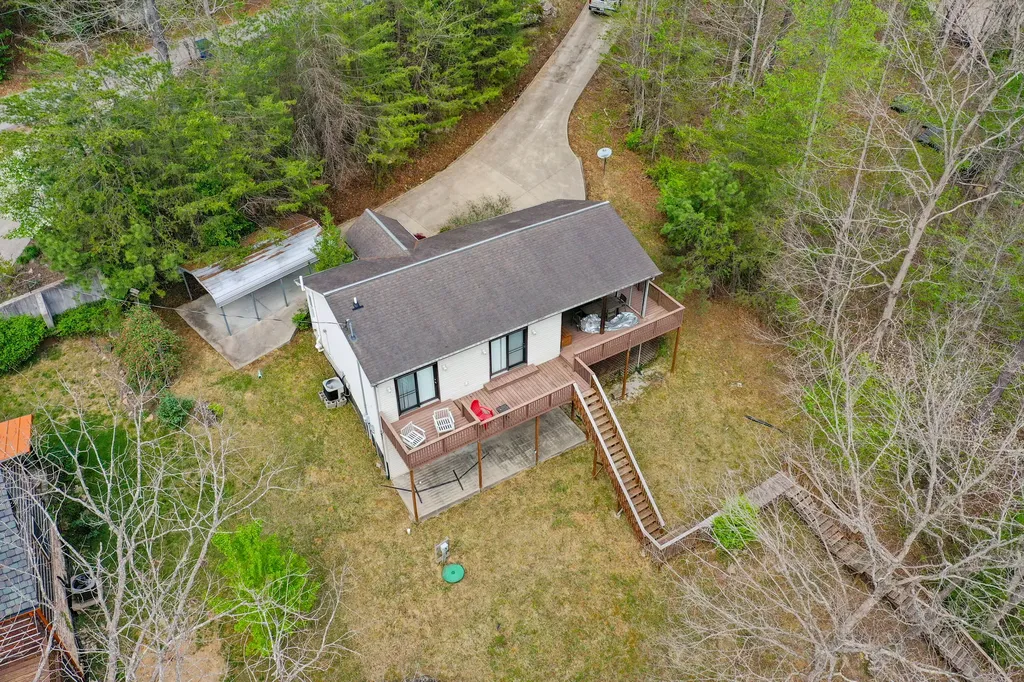 729 Cliffs Edge Road East Bernstadt KY 40729