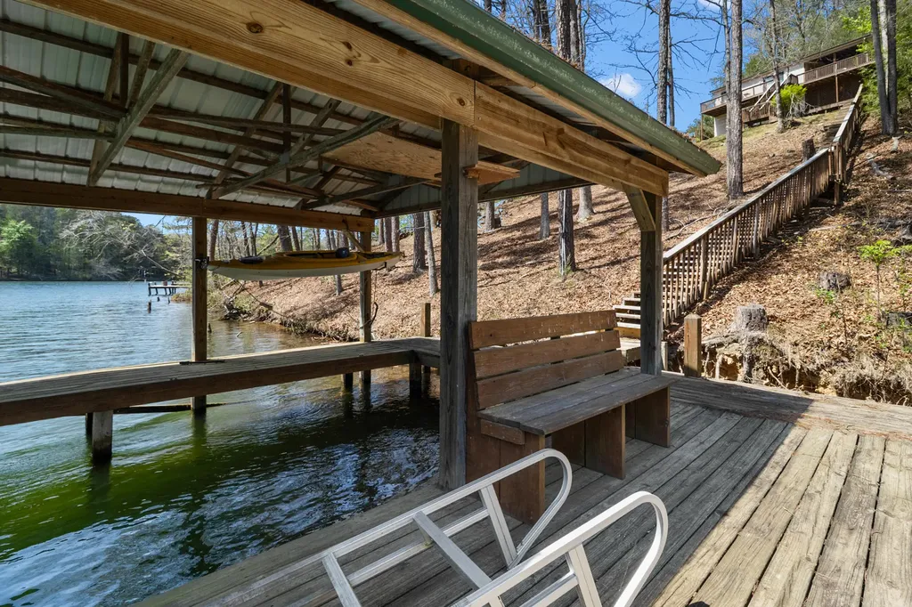 729 Cliffs Edge Road East Bernstadt KY 40729