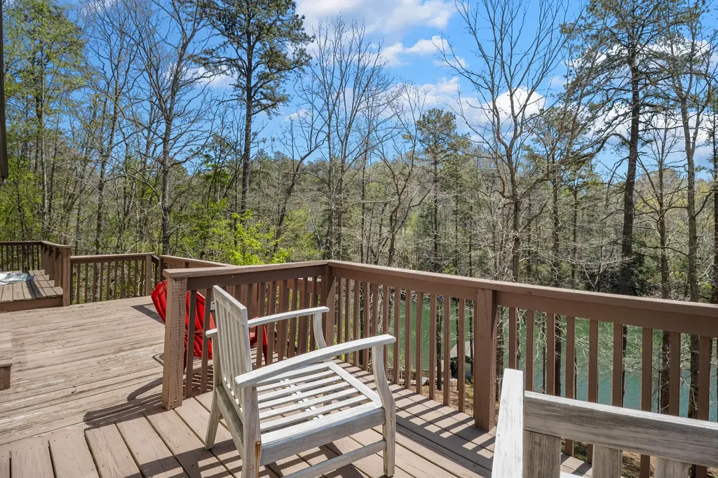 729 Cliffs Edge Road East Bernstadt KY 40729