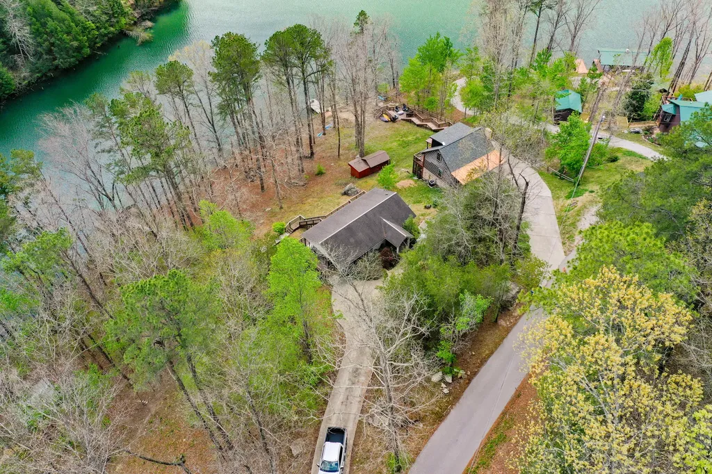 729 Cliffs Edge Road East Bernstadt KY 40729