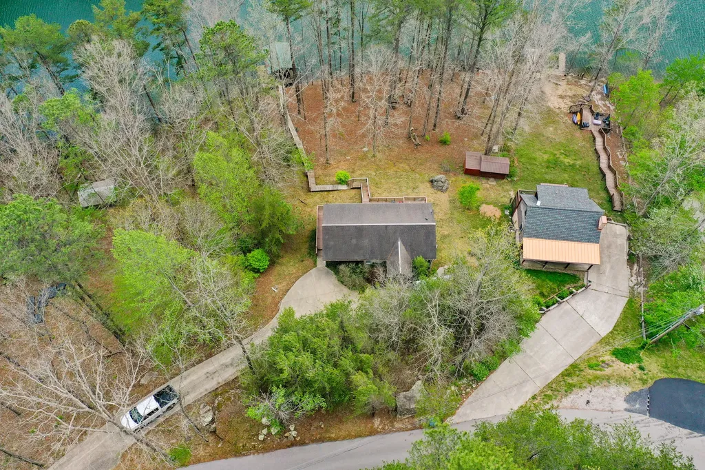 729 Cliffs Edge Road East Bernstadt KY 40729