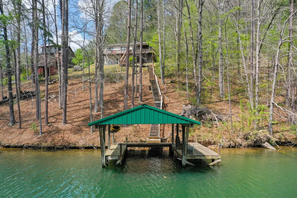 729 Cliffs Edge Road East Bernstadt KY 40729