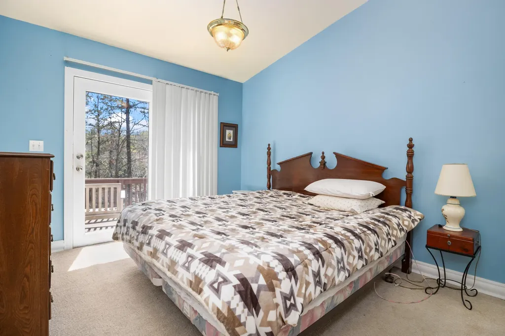 729 Cliffs Edge Road East Bernstadt KY 40729