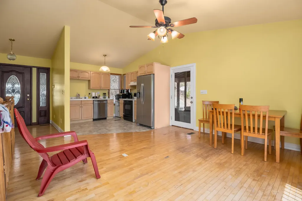 729 Cliffs Edge Road East Bernstadt KY 40729