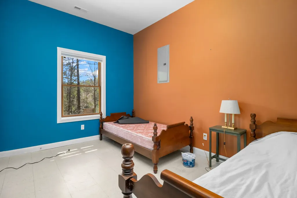 729 Cliffs Edge Road East Bernstadt KY 40729