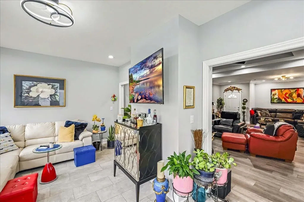 2047 Berry Hill Drive Frankfort KY 40601