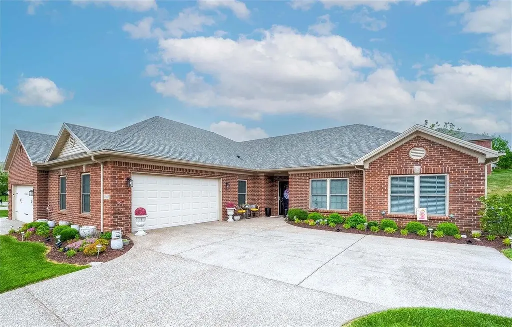 2047 Berry Hill Drive Frankfort KY 40601