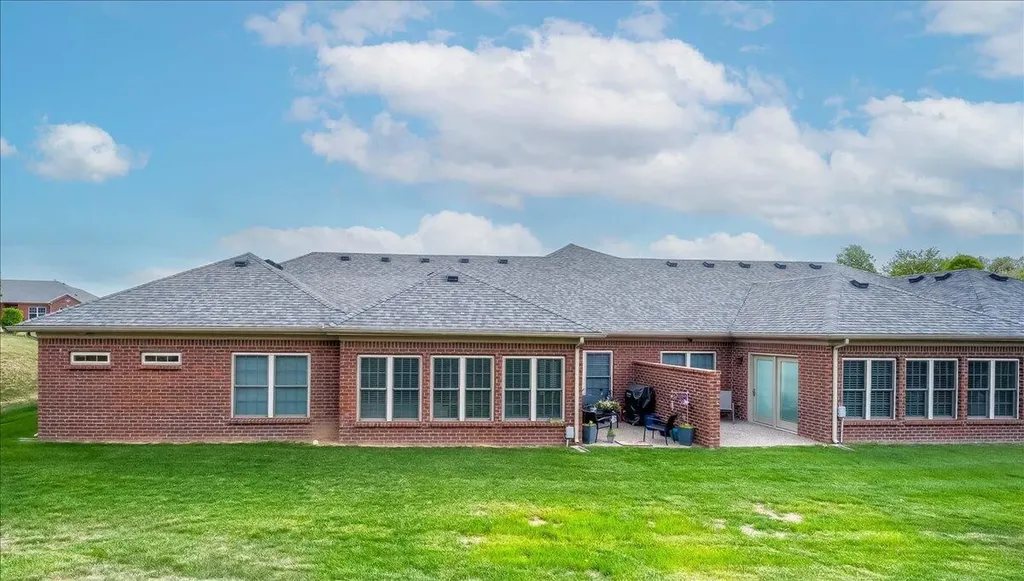 2047 Berry Hill Drive Frankfort KY 40601
