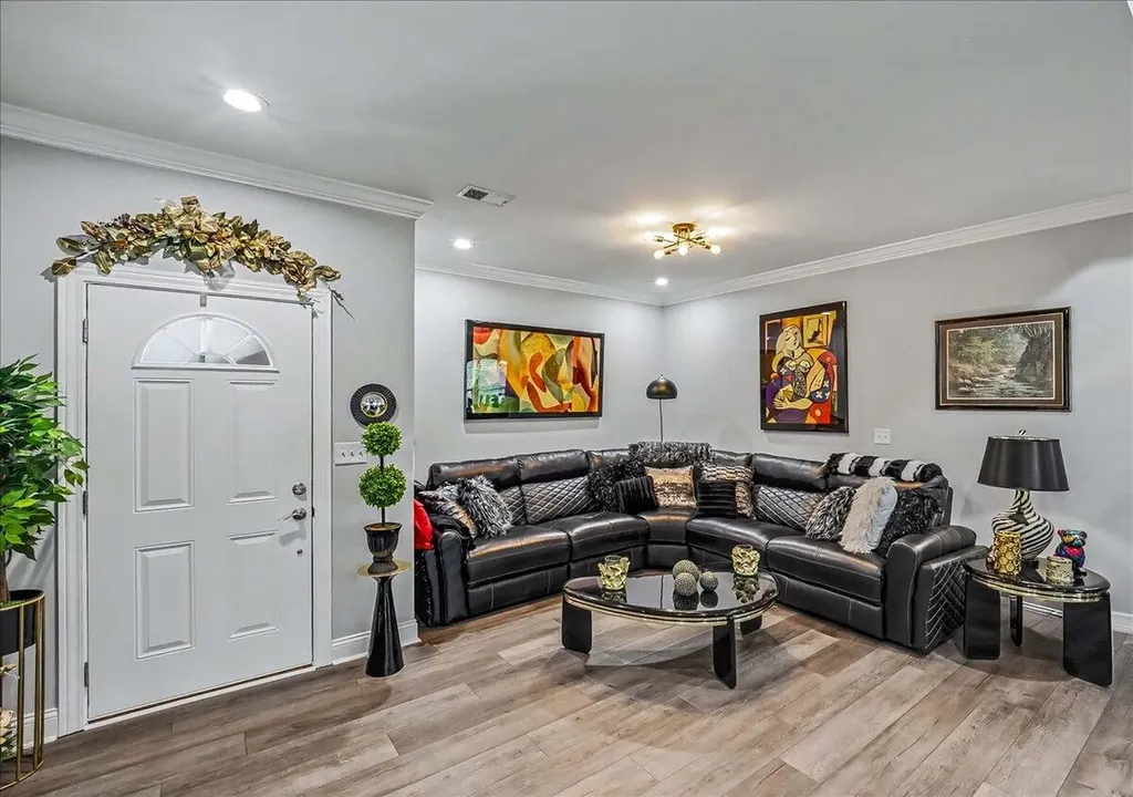 2047 Berry Hill Drive Frankfort KY 40601
