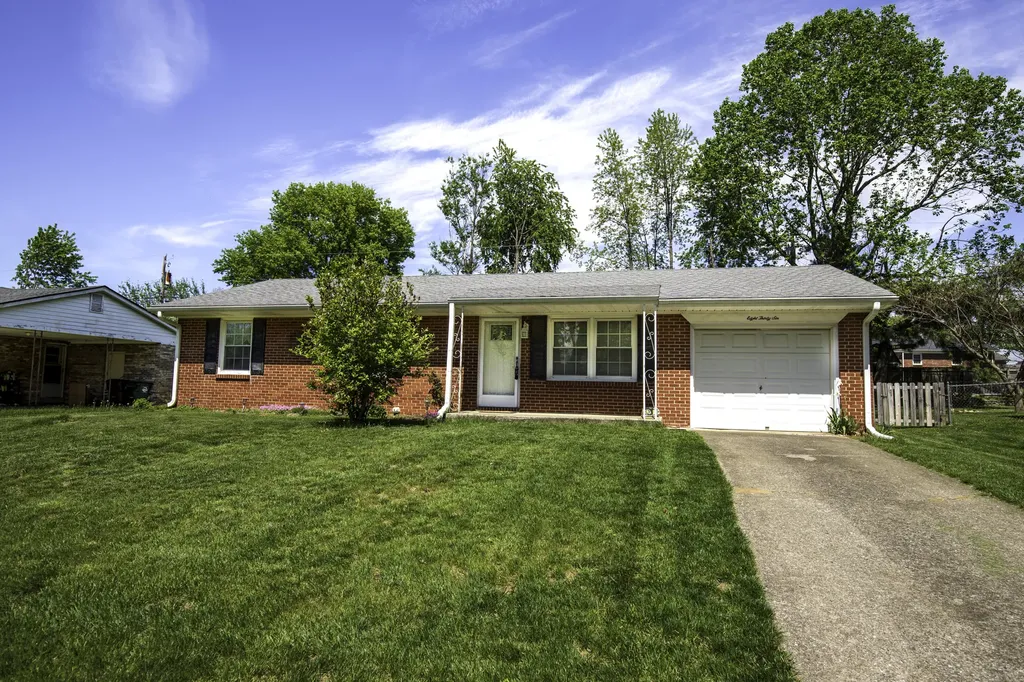 836 Kingsway Drive Versailles KY 40383