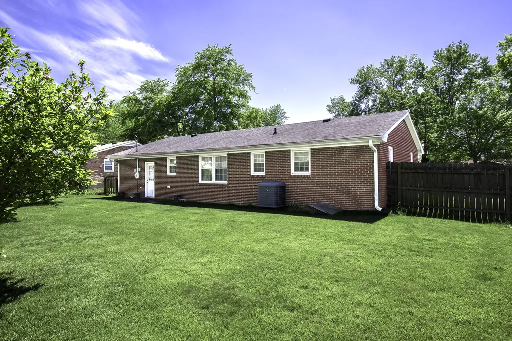 836 Kingsway Drive Versailles KY 40383