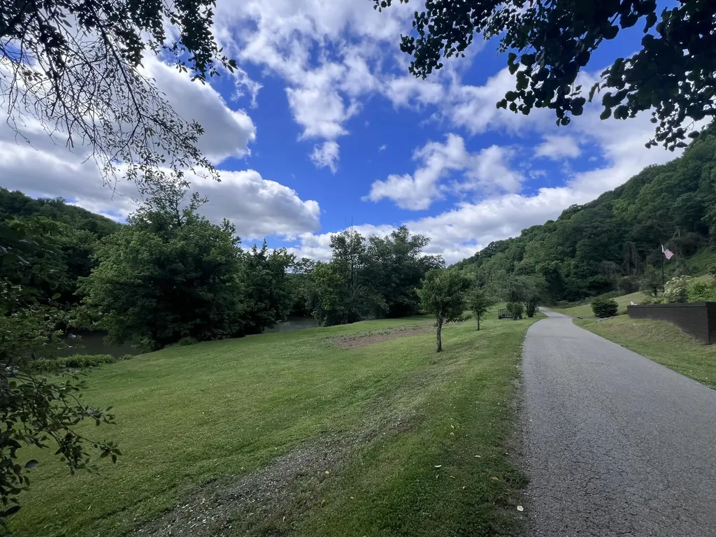59 River Road Miracle KY 40856