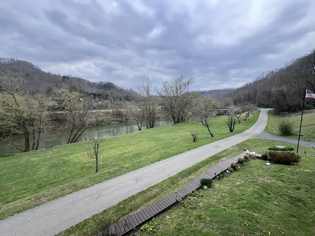 59 River Road Miracle KY 40856