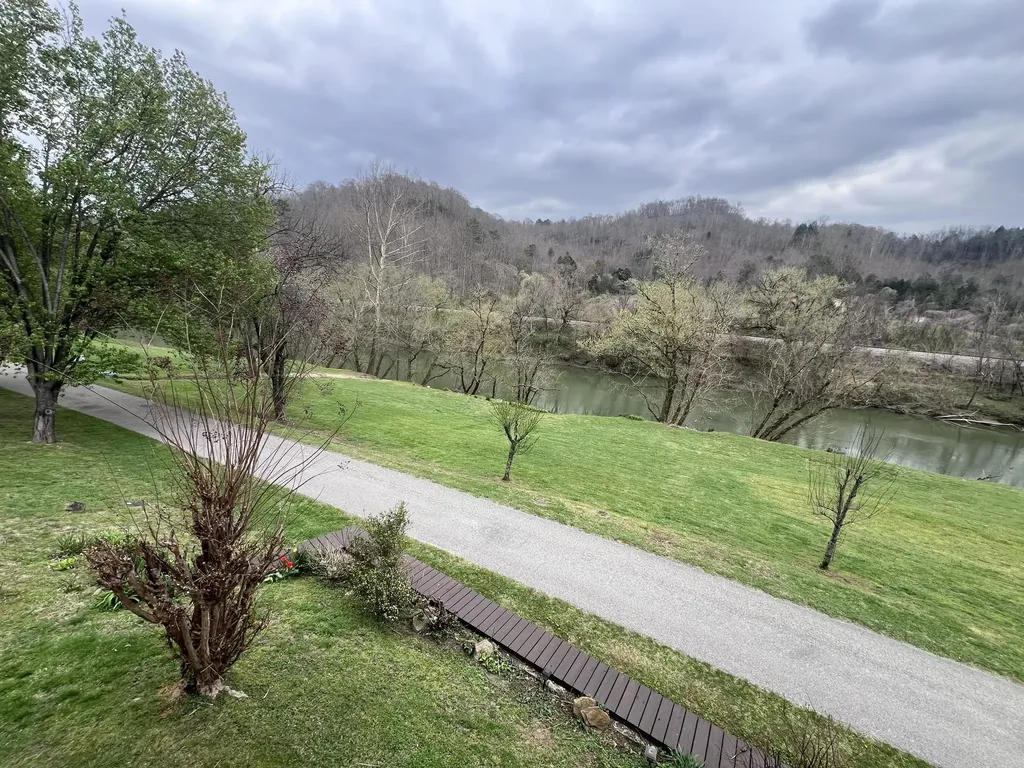 59 River Road Miracle KY 40856