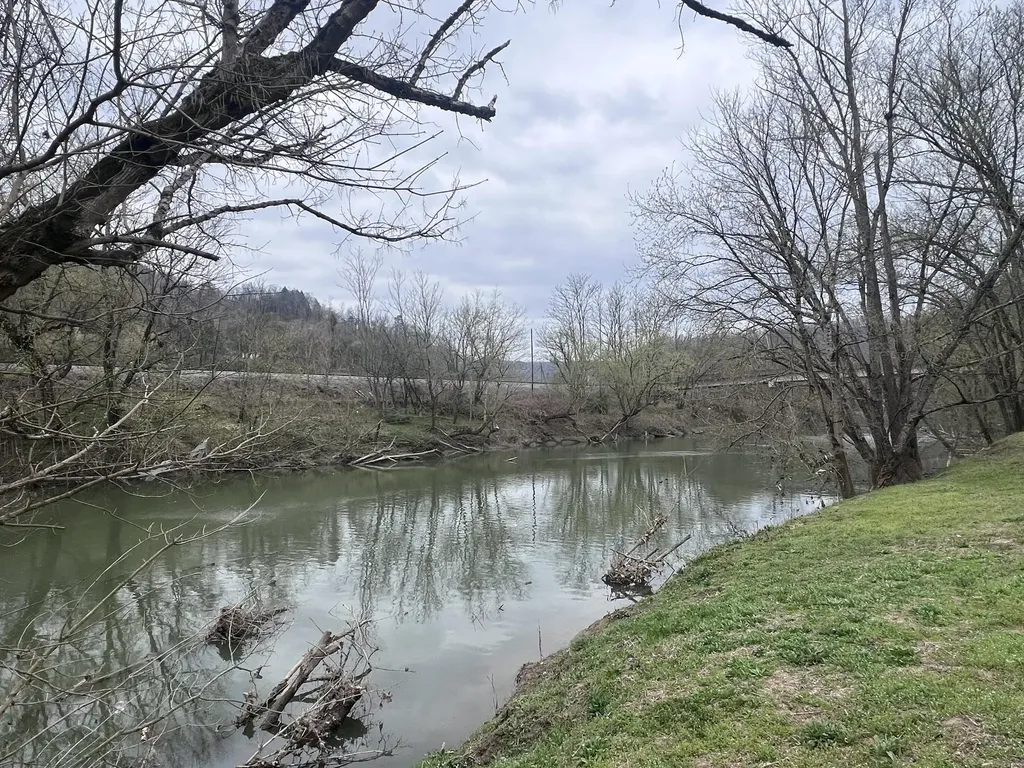 59 River Road Miracle KY 40856