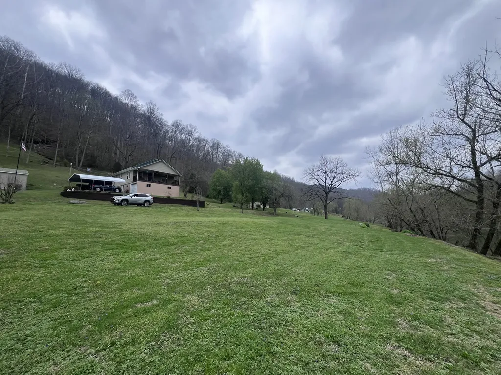 59 River Road Miracle KY 40856