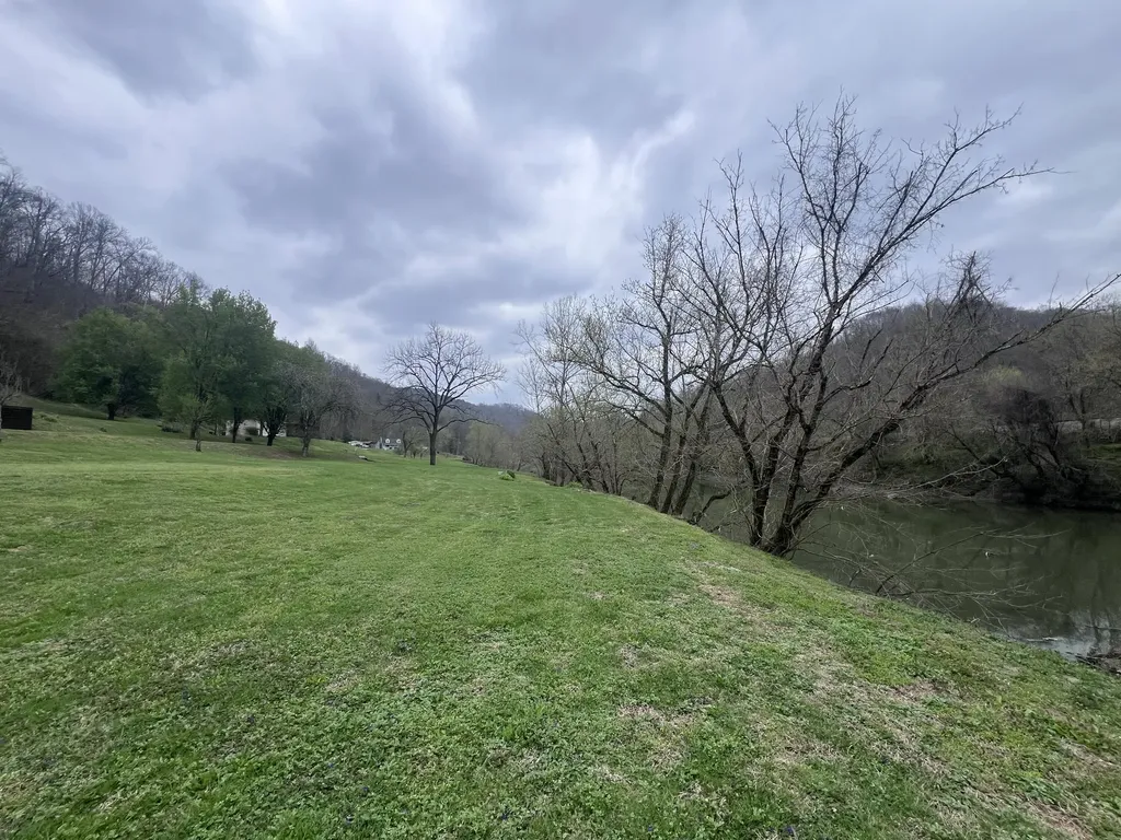 59 River Road Miracle KY 40856